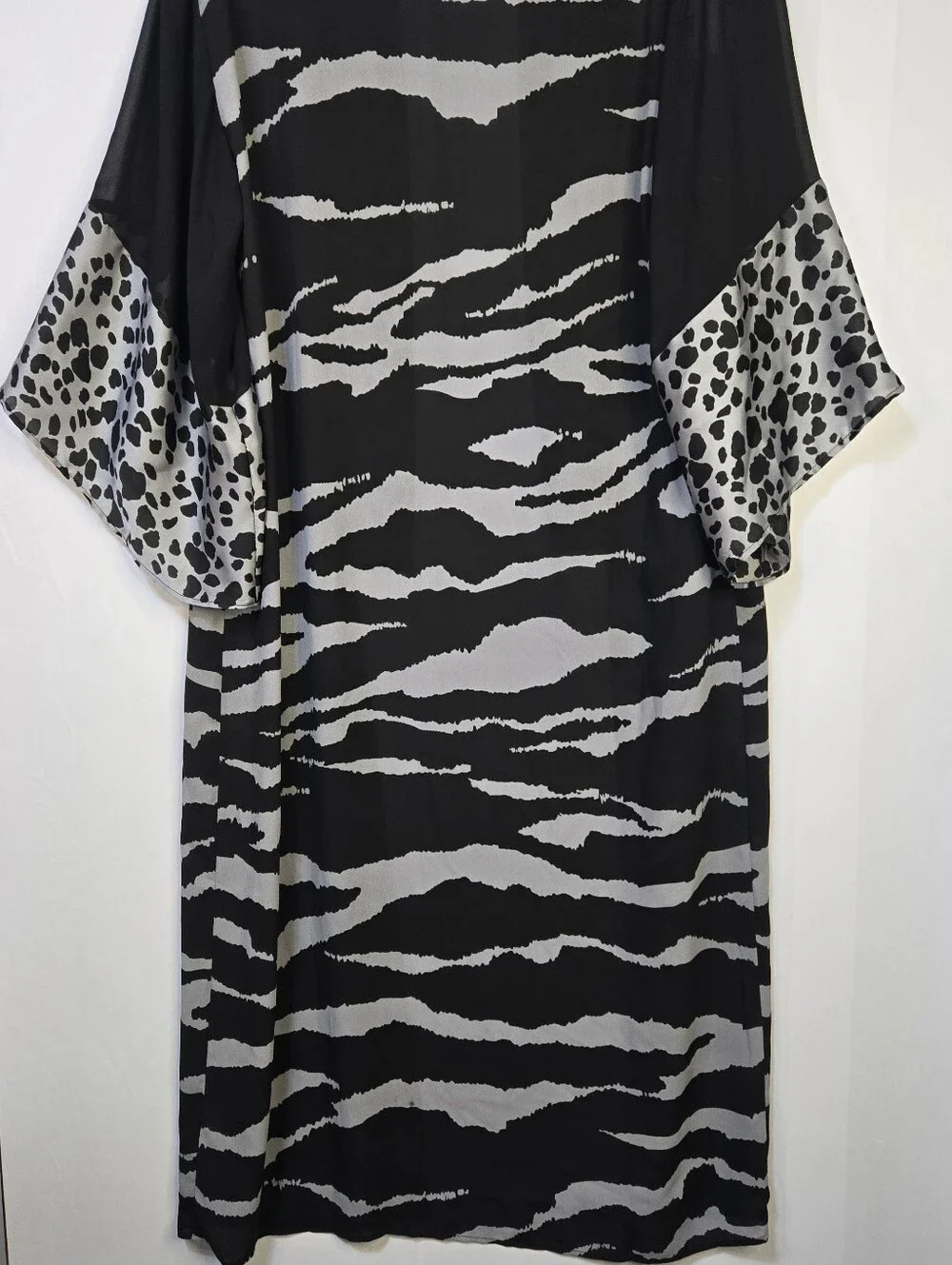 Dennis Basso Size XS Black&Silver  Animal-Print Robe/kimono/Beach Cover-up